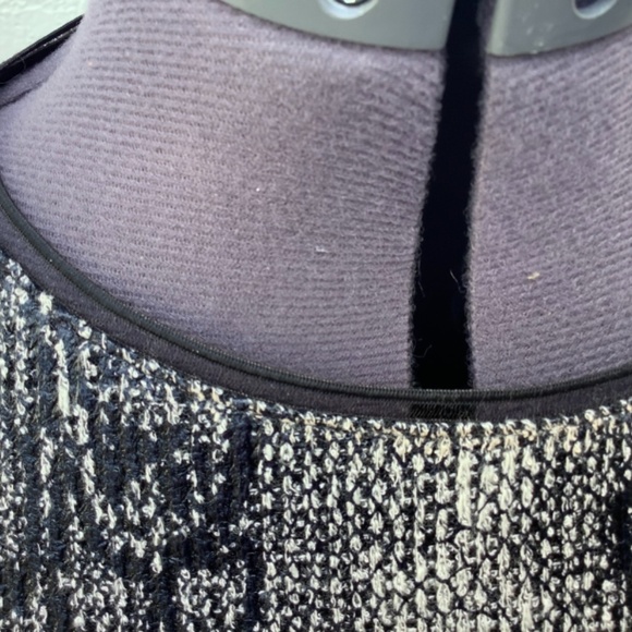 Sleeveless black and white Tahari dress - Picture 6 of 10